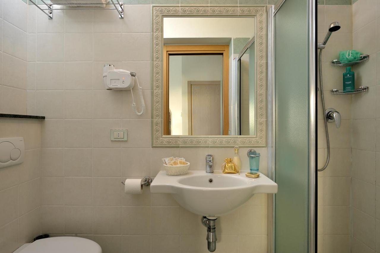 Standard Quadruple Room,1294154371:JPEG