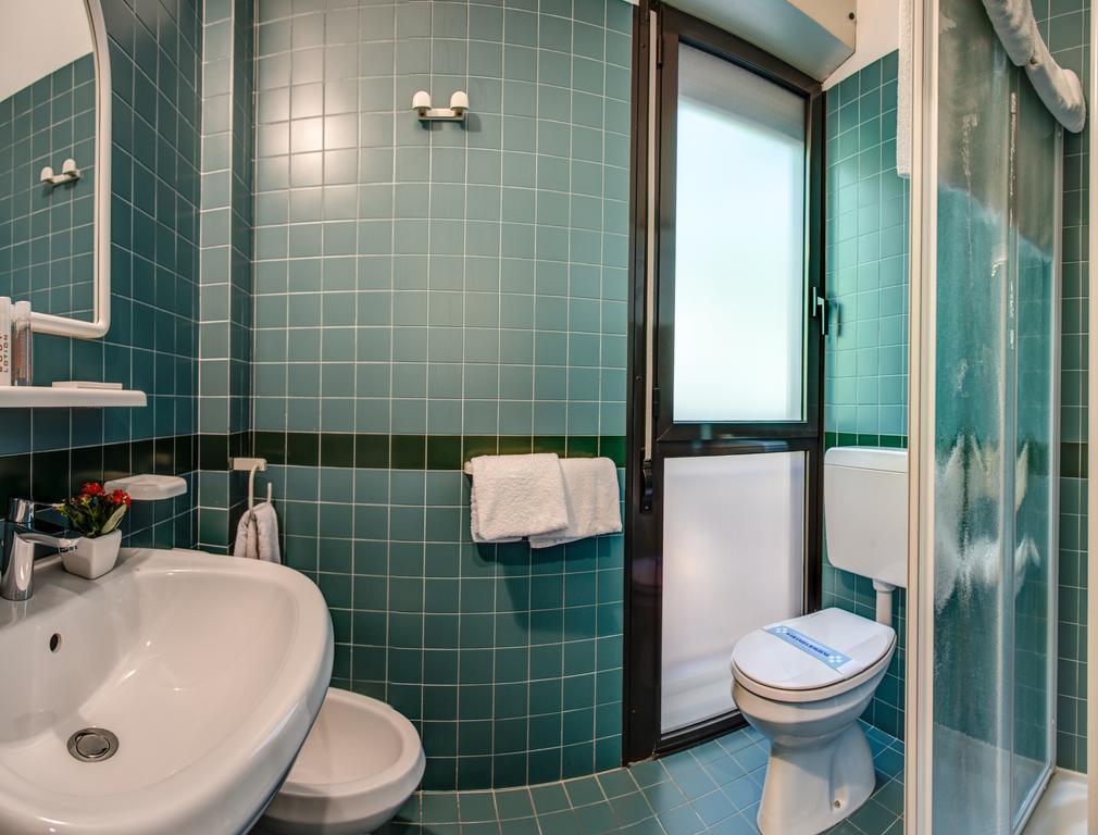 Basic Triple Room