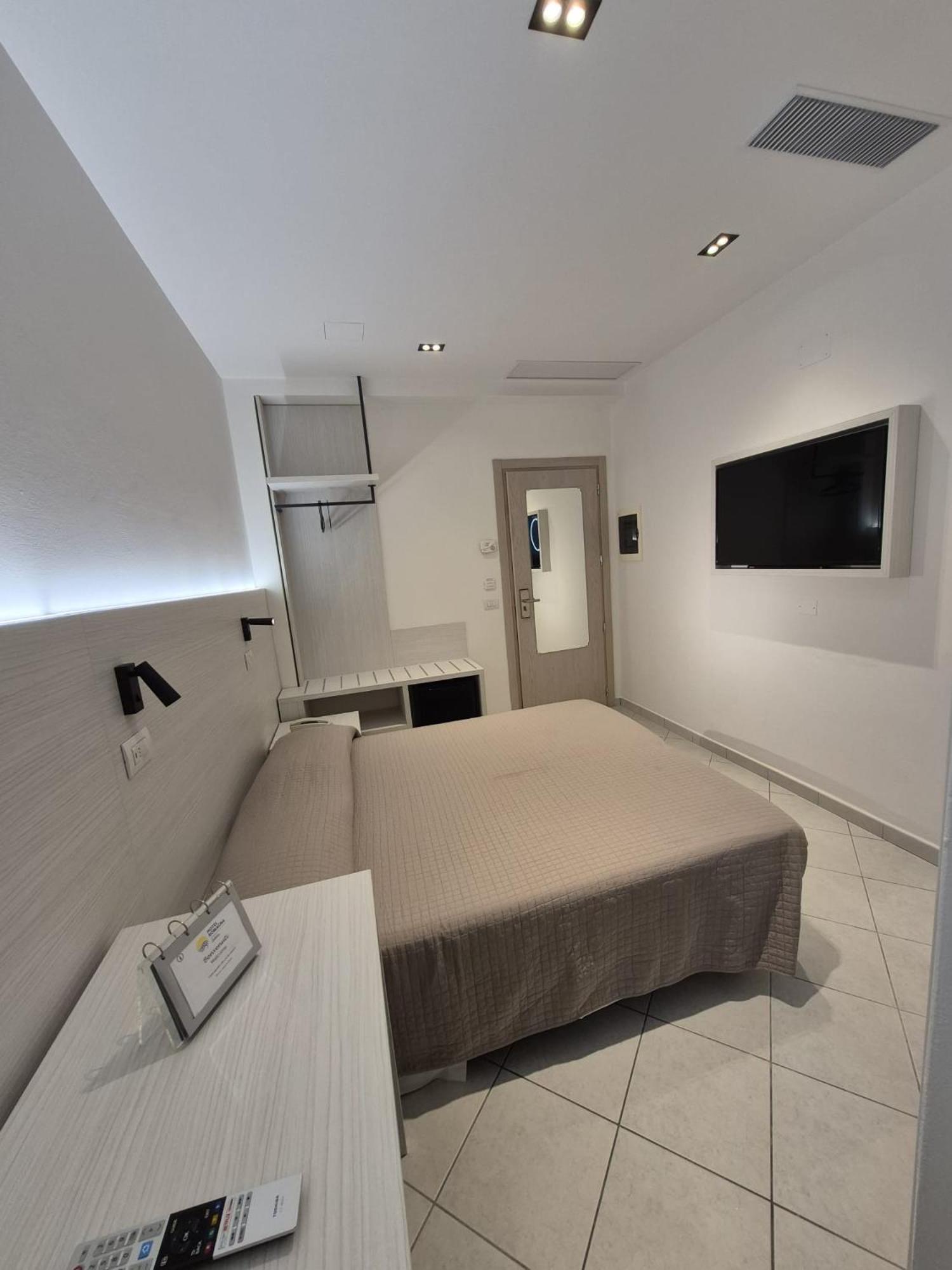 Deluxe Double Room,1662974888:JPEG