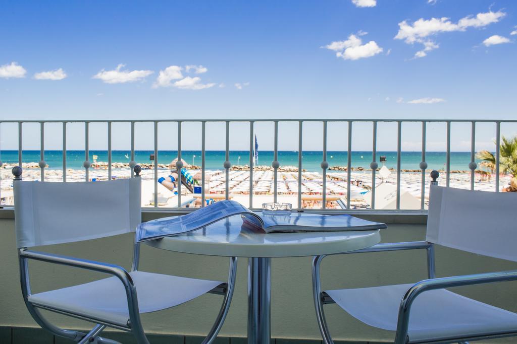 Camera Tripla Standard con Vista Mare