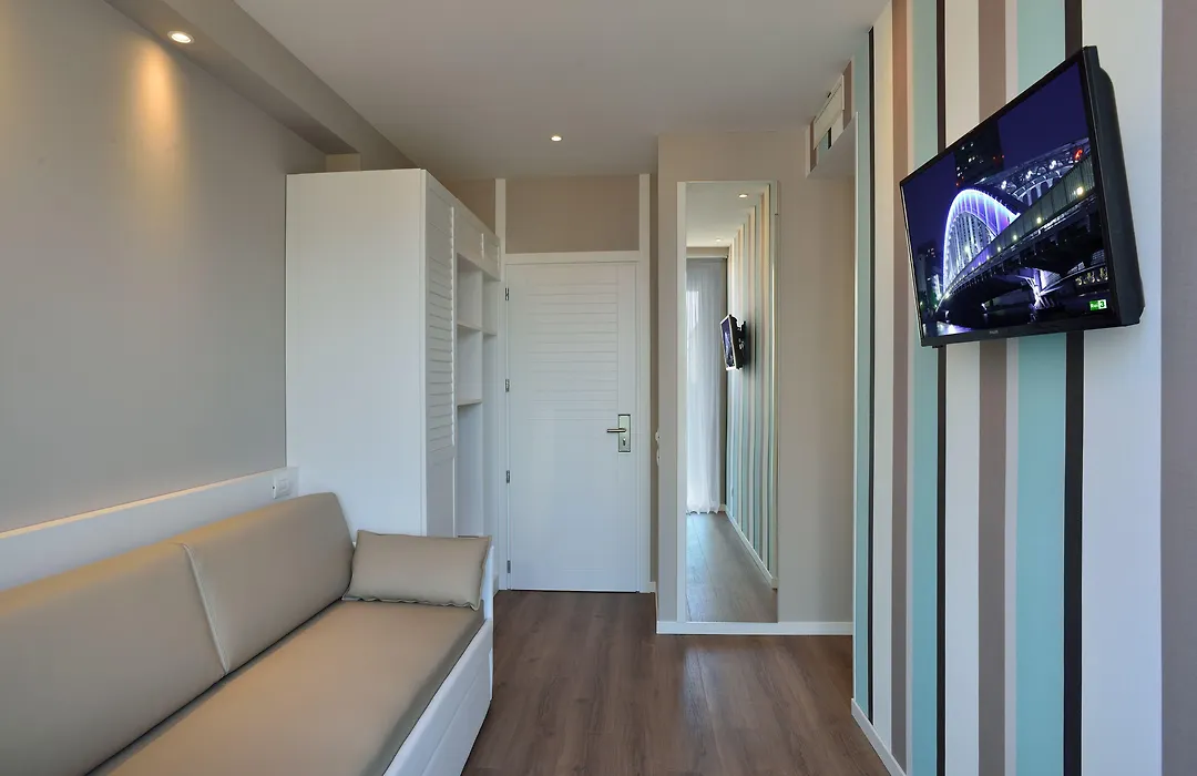 Embassy Hotel & Spa-1